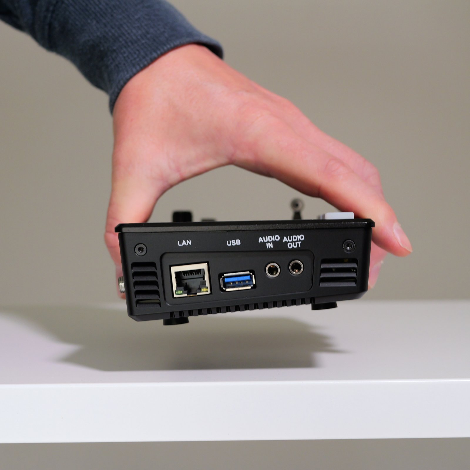 Feelworld L2 Multi Camera Video Switcher - Great for YouTubers! - Image 3